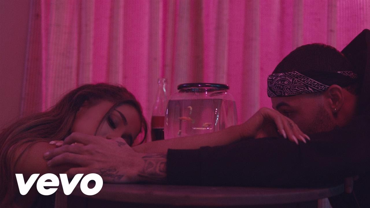Ариана Гранде представила клип на песню Into You