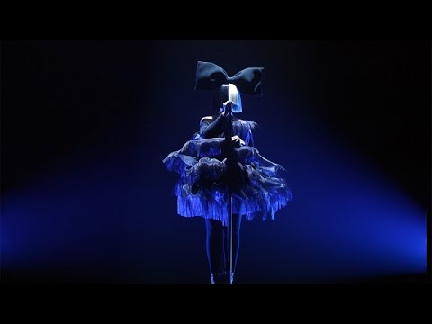 Sia исполнила саундтрек мультфильма “В поисках Дори” под названием Unforgettable